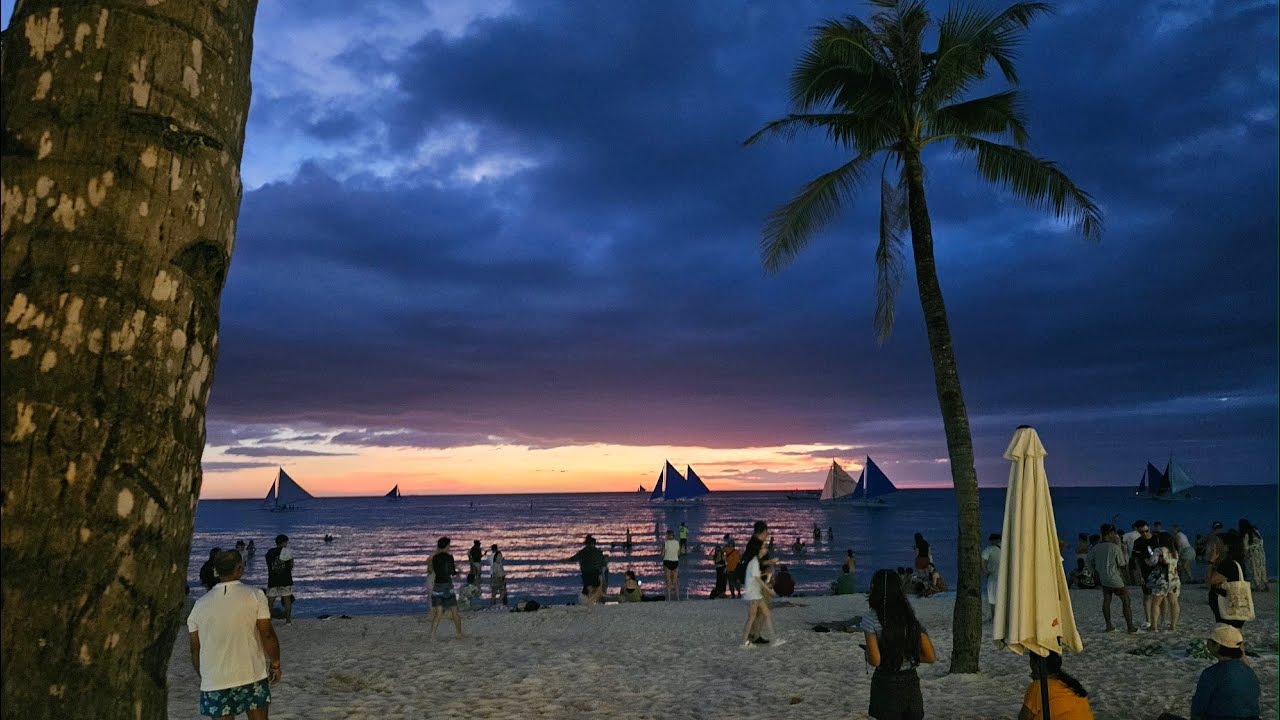 Beach Walk #2 Boracay 