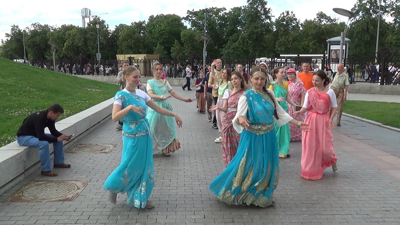 2024-06-14 Харинама Нама Ручи, ВДНХ 2/2. Harinama Nama Ruchi, Moscow, Russia, VDNH.