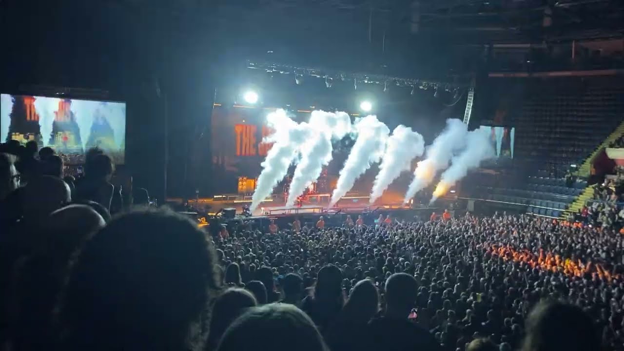 Pierce The Veil - Besitos (Live UK 2024)
