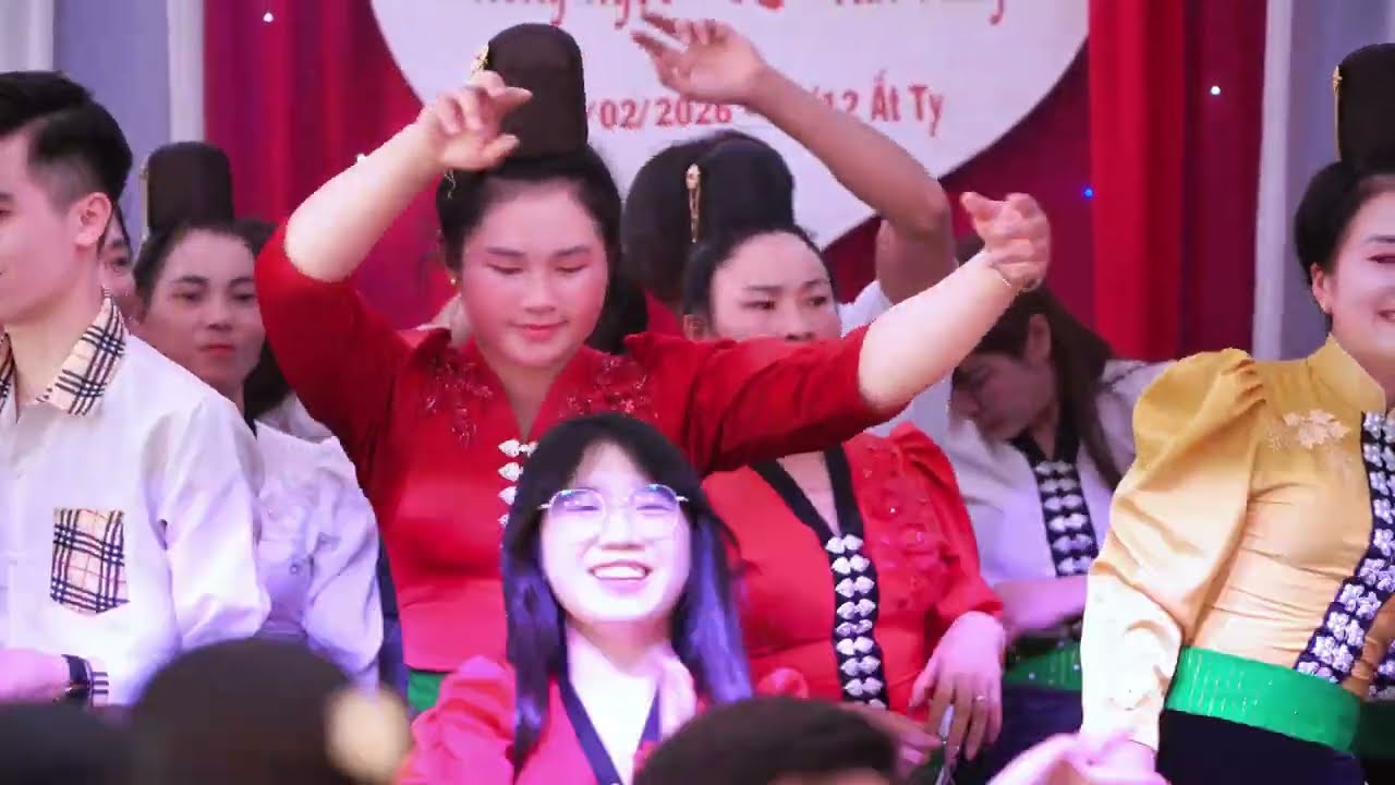 GÁI XINH NHẢY CỰC CUỐN TẠI LVQ CD HỒNG NGỌC - VĂN TÙNG TẠI TƯ GIA NHÀ GÁI BẢN NÀ TÒNG NẬM TY 