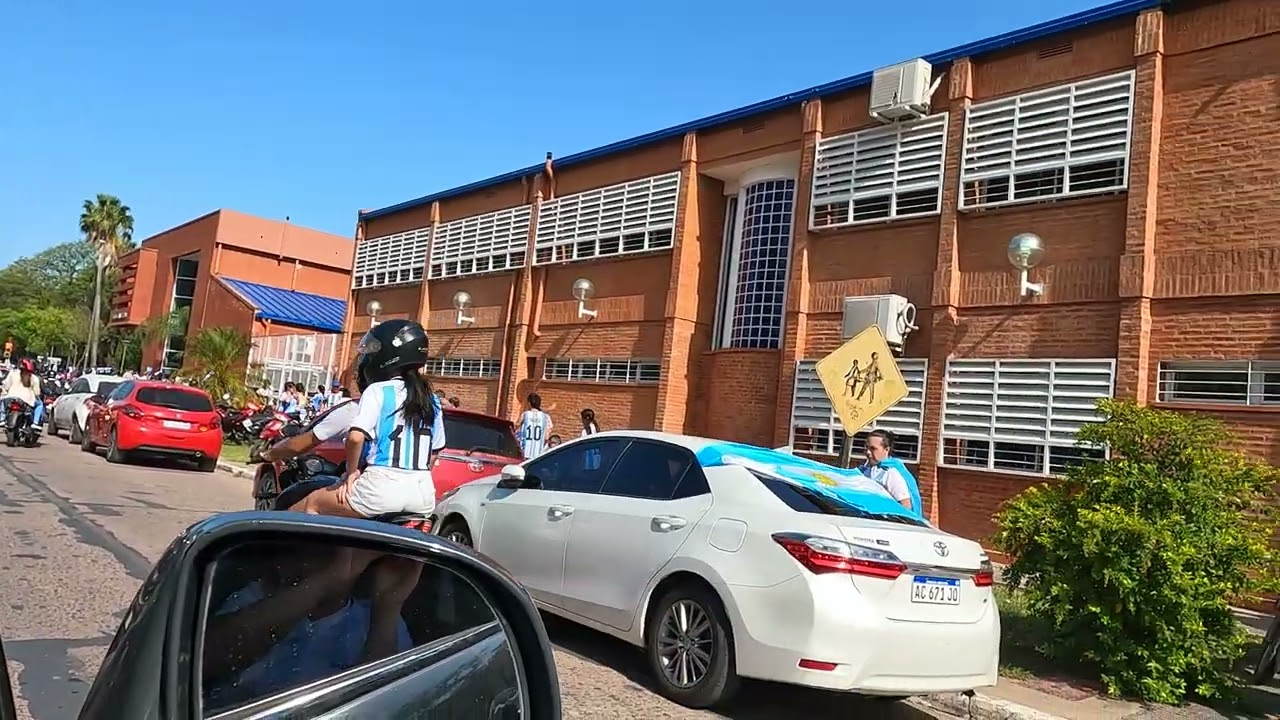 FESTEJEO LLEGANDO A LA PLAZA