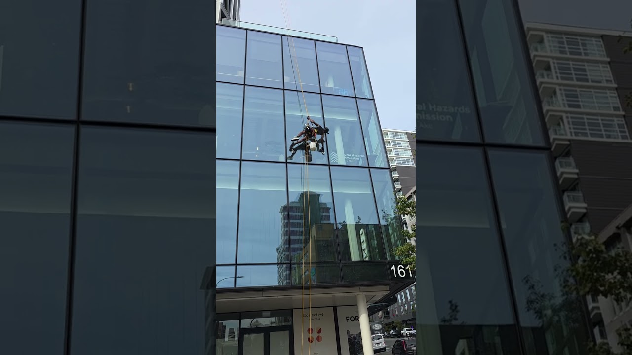 Glass cleaning via rope access