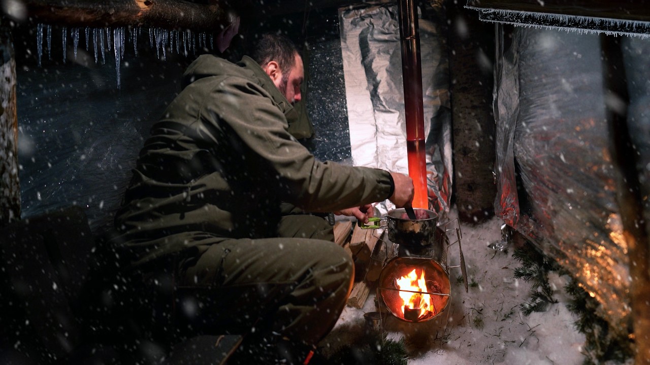 Winter Survival: 24 Hours in a Plastic Wrap Shelter at -35°C | Solo Test