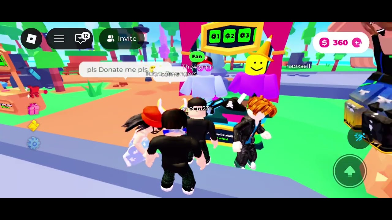 Donating to Random Until I run out of Robux