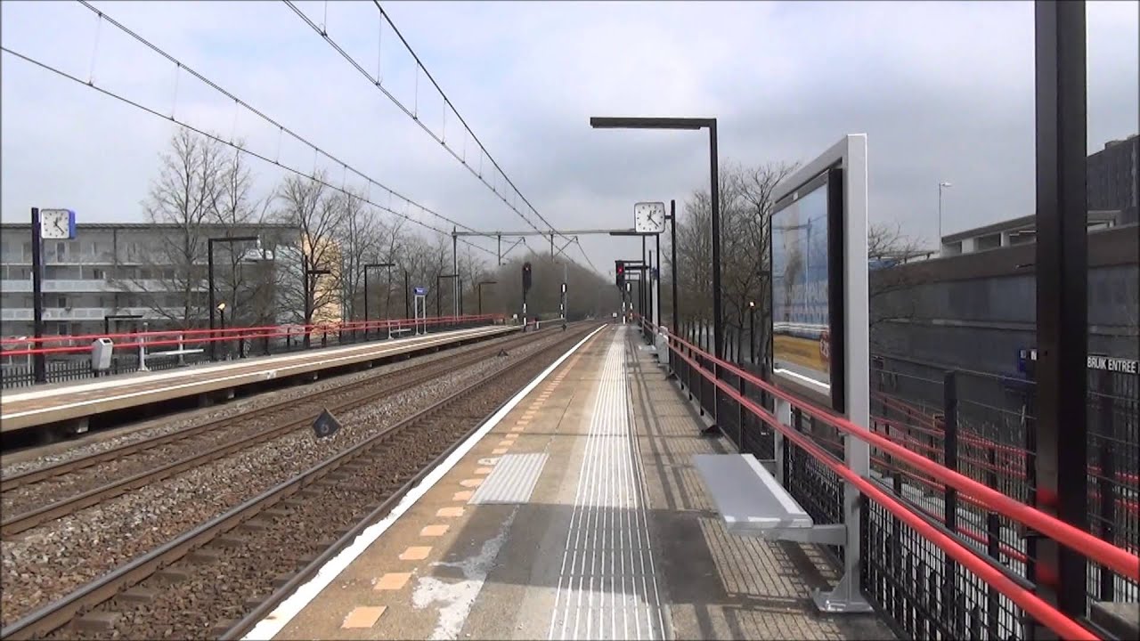Treinen op Station Almere Buiten - 13 & 18 april 2013