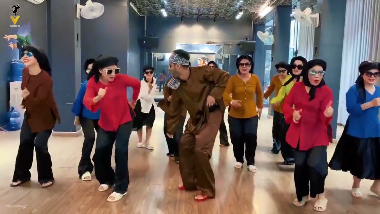 CHỈ RIÊNG MÌNH TA   Dance Cover   Nguyễn Hưng   Vietnam Dance   Vishal Zumba   Vietnam TikTok Dance