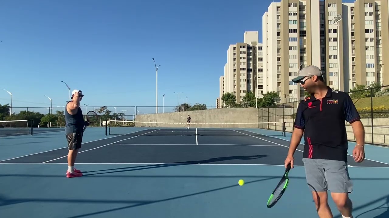 1 h de todo menos de tennis, el deporte nos abandono