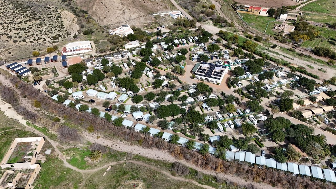 Camping Los Escullos