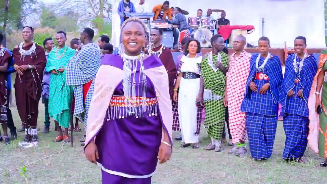 Tazama waimbaji mbalimbali walivyo burudisha uzinduzi wa Goodluck Lazer
