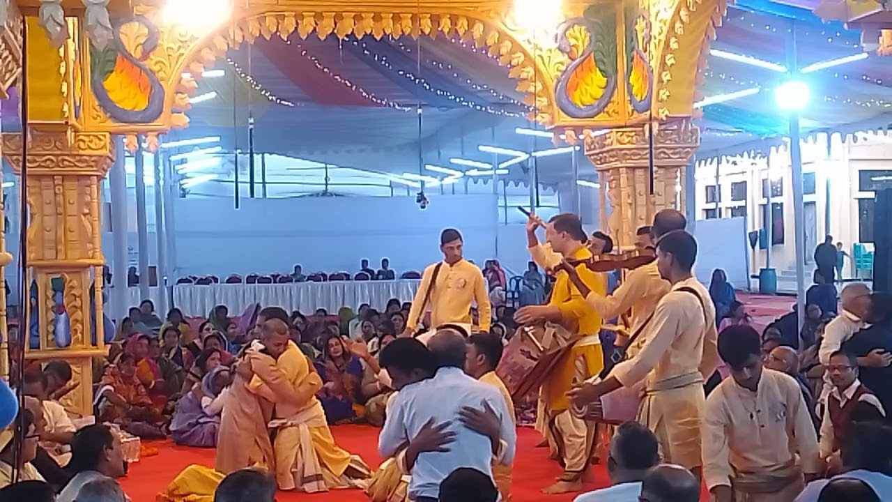  শ্রী শচীনন্দন সস্প্রদায় কুষ্টিয়া মাস্টার সুমন চক্রবর্তী  বৃন্দাবন ধাম উত্তরা সার্বজনী পূজা মন্দির 