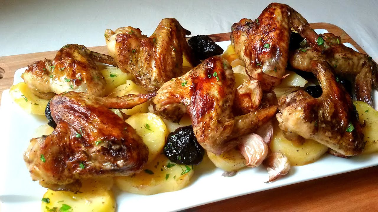 Alitas al horno con patatas panadera