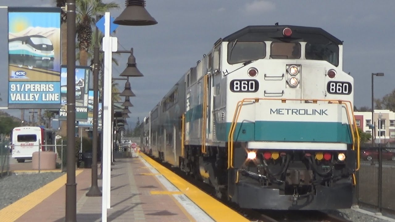 Railfanning Downtown Perris - 1/4/17