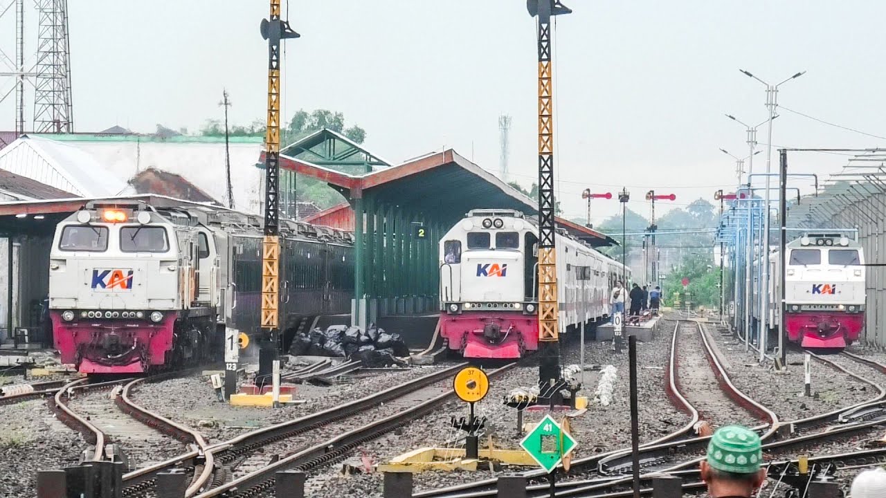 LOKOMOTIF BERBAGAI JENIS BERKUMPUL‼️PADATNYA KERETA API SORE KOTA BLITAR KA BRAWIJAYA TELAT PARAH