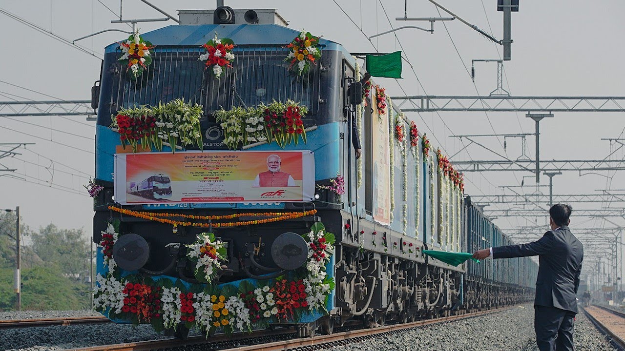 World&rsquo;s first Electric hauled Double Stack 1.5 Km long Container Train - Indian Railways