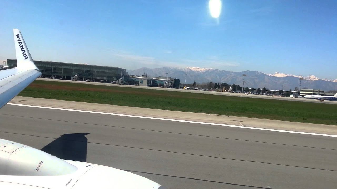 Take off from Turin Caselle - Ryanair Boeing 737-800 EI-EBR