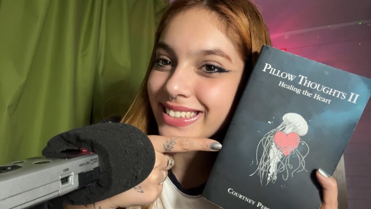 ASMR SUSURROS CON LA TASCAM| LEYENDO POESIA EN INGLES|SOFIWI