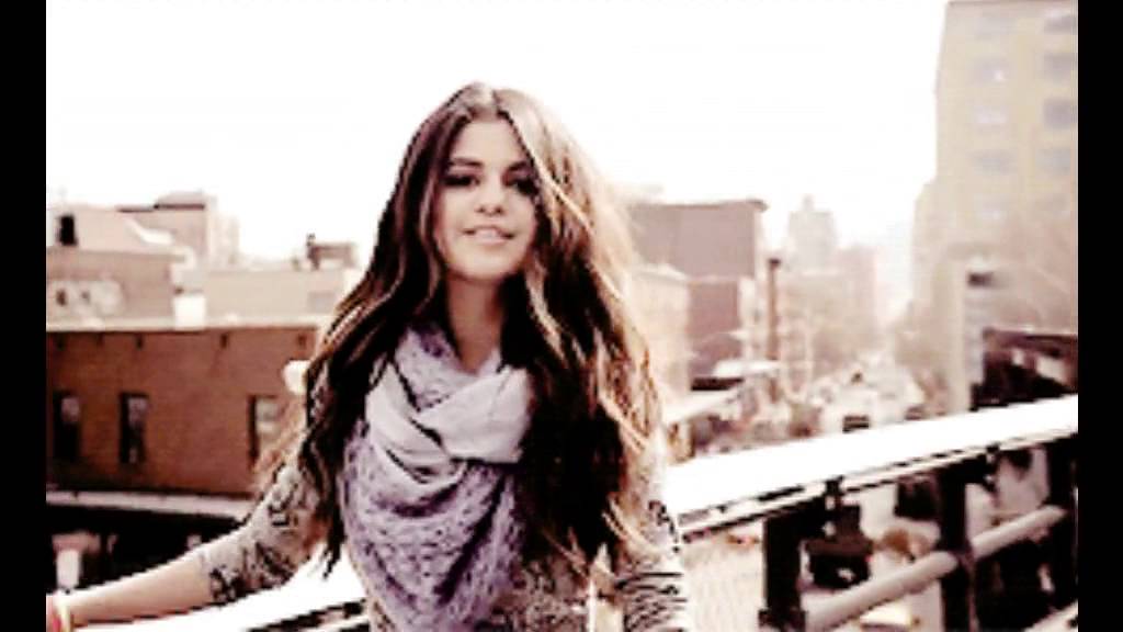 Selena Gomez - Just The Way You Are