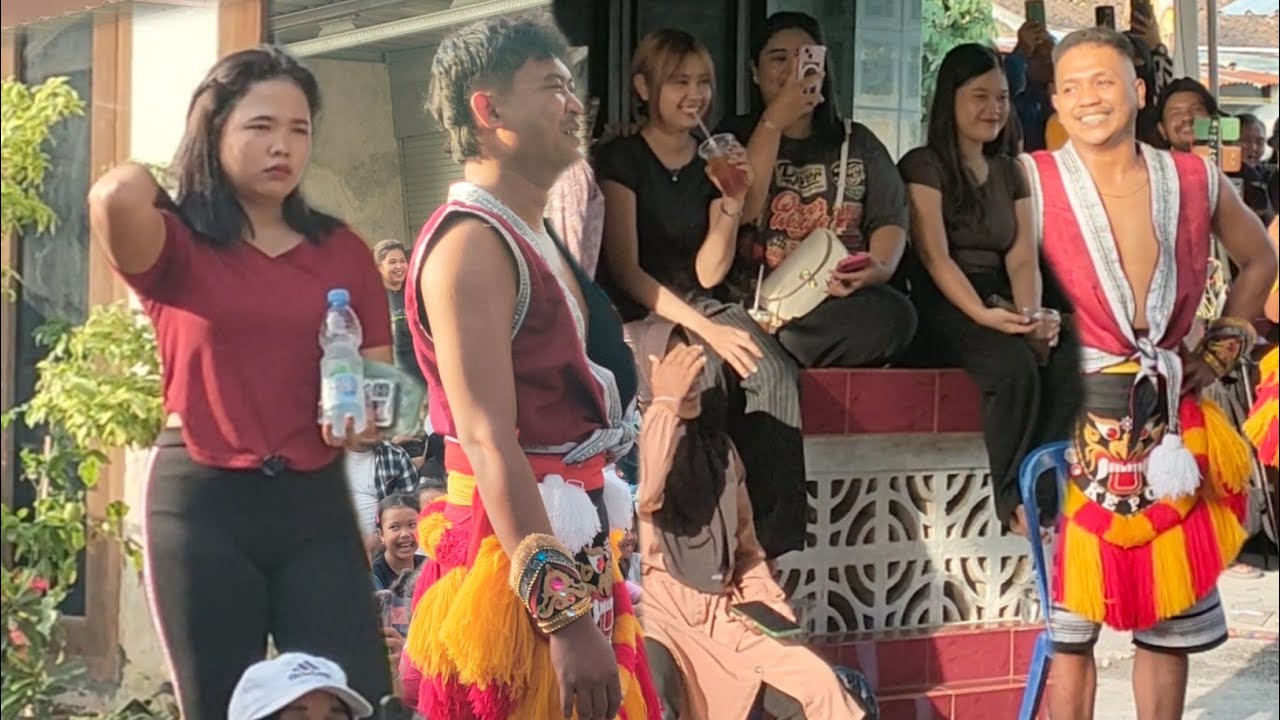 Kentong Pongge Godain Penonton Cantik Bujang Ganong Lucu Barongan Reog Ponorogo