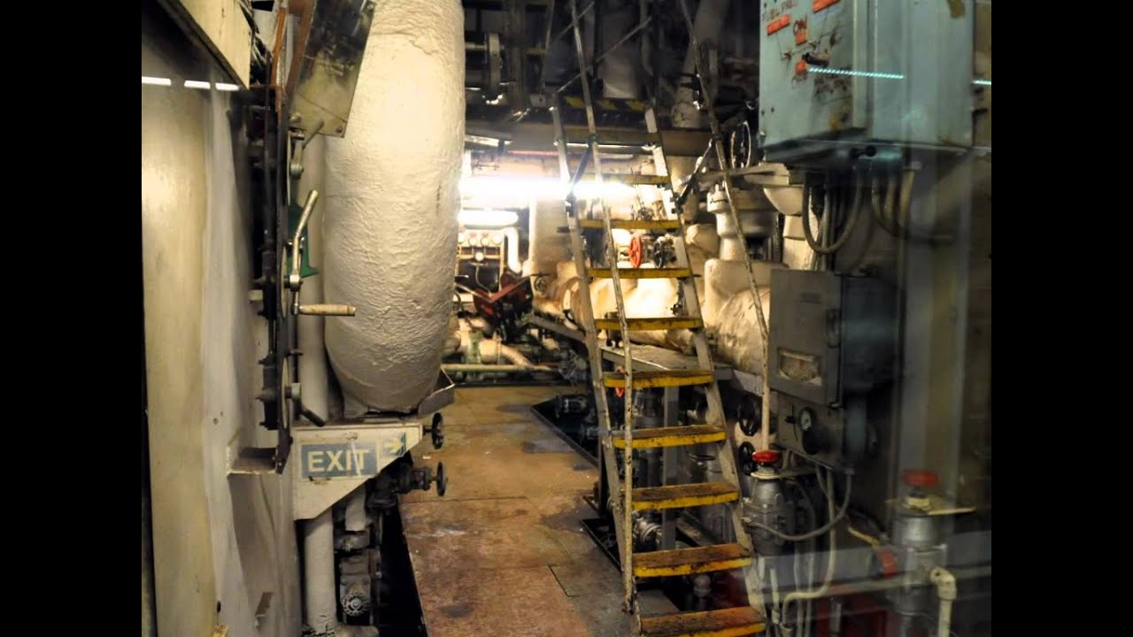ss Rotterdam benedendek en  machinekamer/ the engineroom