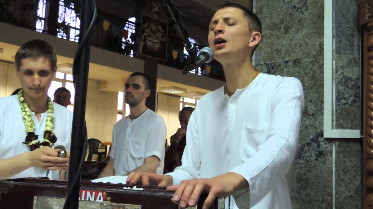 2015.05.03. Temple. Vraj Gopal prabhu. Kirtan 2