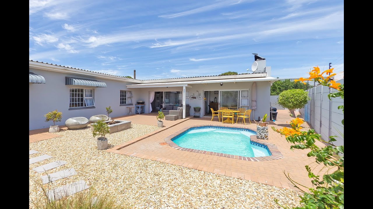 4 bedroom house for sale in Blouberg Sands | Pam Golding Properties