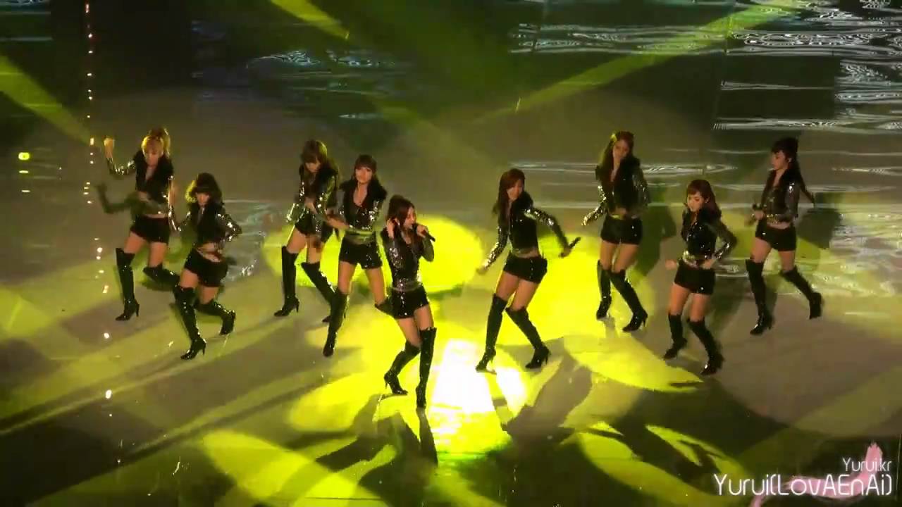 [Fancam] SNSD ::101230 2010 KBS Music Festival - Run Devil Run + Oh!