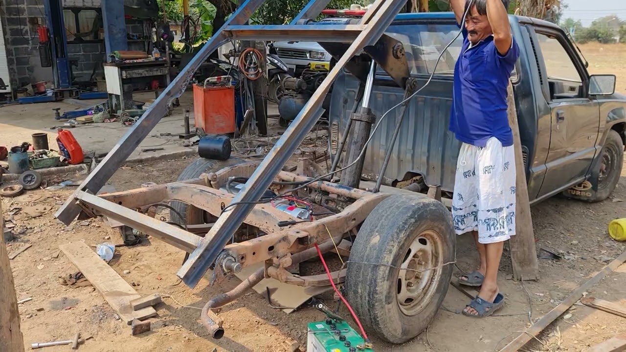 MITSUBISHI  L200 รถกระบะดั้ม ติดตั้งดั้มไว้ใต้แชสซี แบบเดิมๆ