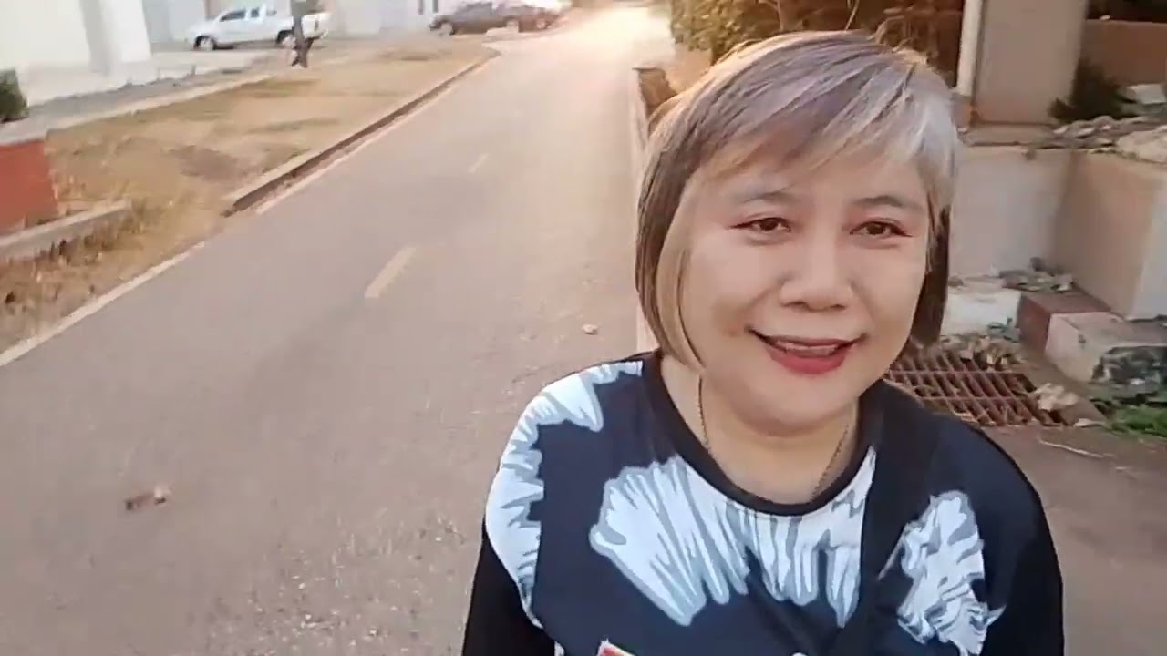 มื้อนี้วันอาทิตย์พาคุณยายไปหาหมอตามนัดจ้า สาวสว่างคนอีสาน