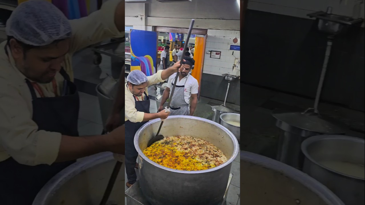 World Famous Hyderabadi Chicken Dum Biryani Recipe 🤤 #Shorts #trending #food #recipe #biryani #asmr