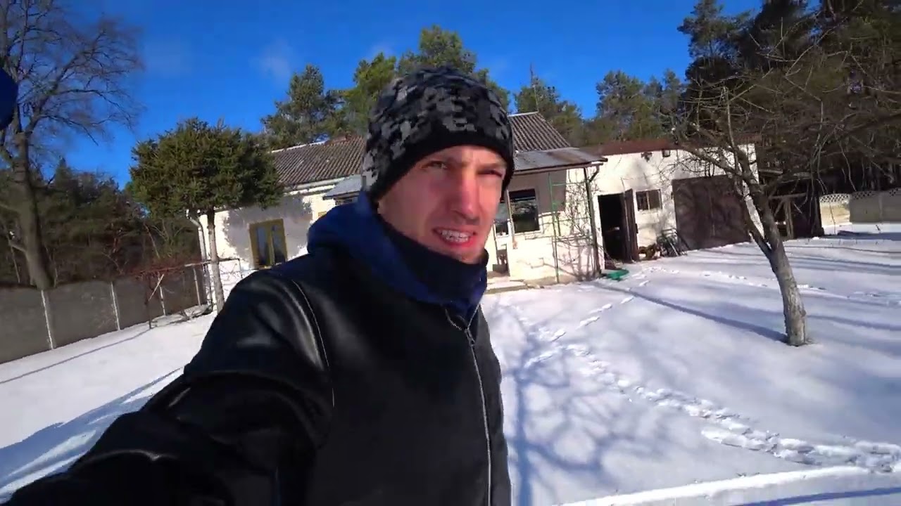 Ognisko na wsi w śnieżycę