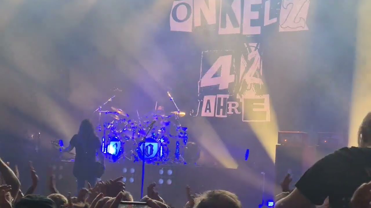 Böhse Onkelz - Erinnerung /42 Jahre Onkelz Jubiläums show live aus der Frankfurter jahrhunderthalle