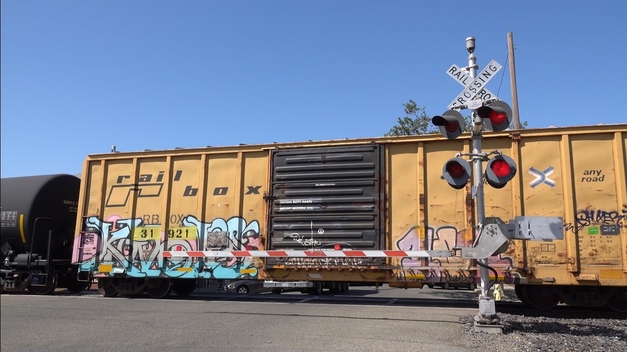 UP 8123 Manifest Train South, 7th St. Railroad Crossing Marysville CA