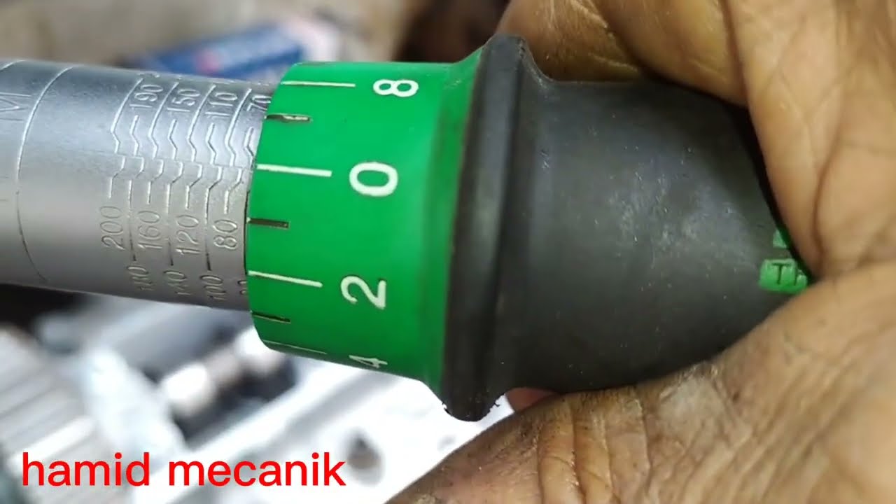 Comment poser et serrer culasse Clio 1.9d. كيفية تركيب و شد مسامير الاسطوانة كليو