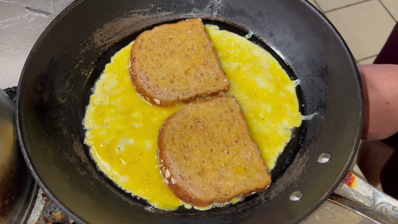 Simple Bread Omelette with Mozzarella Cheese 