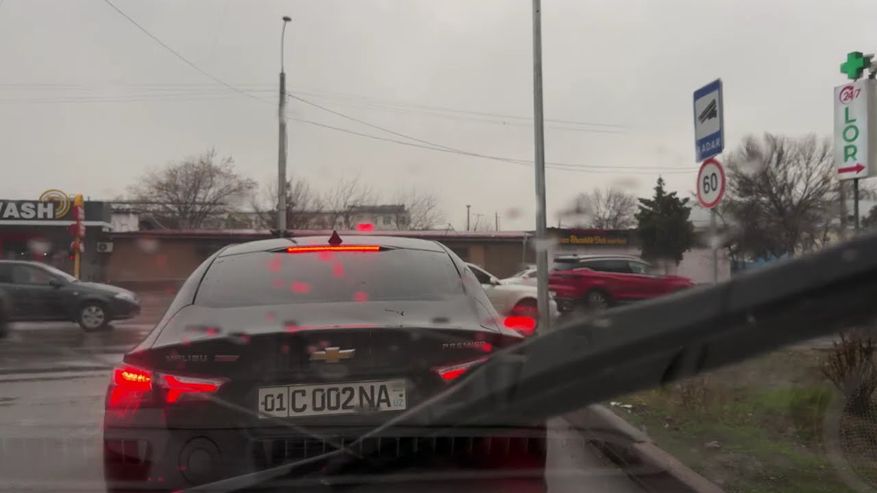 🌧️🌄 Утро 12 февраля — дождь, поток и один «самый умный» на перекрёстке 🚗📻