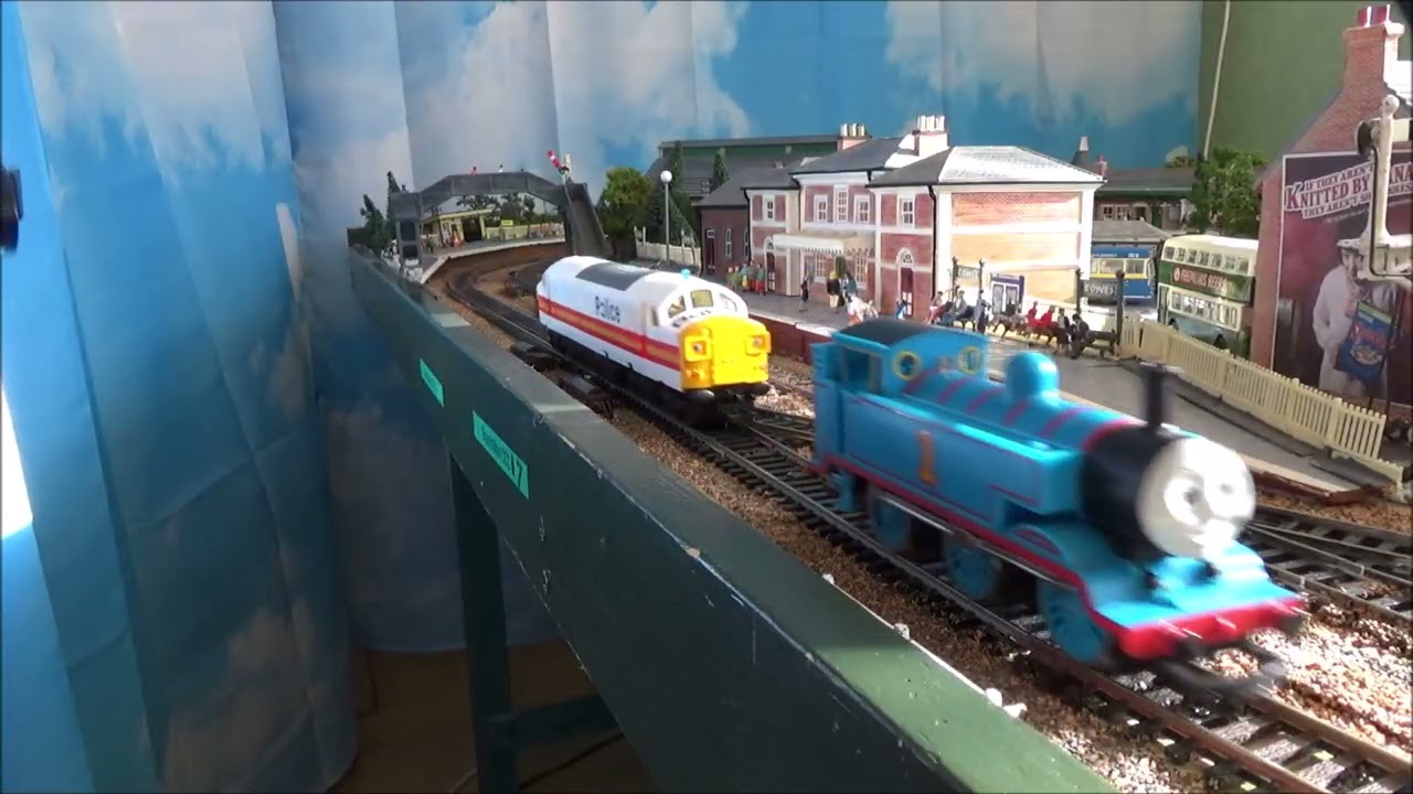 Hornby POLICE chase! | Thomas and Friends