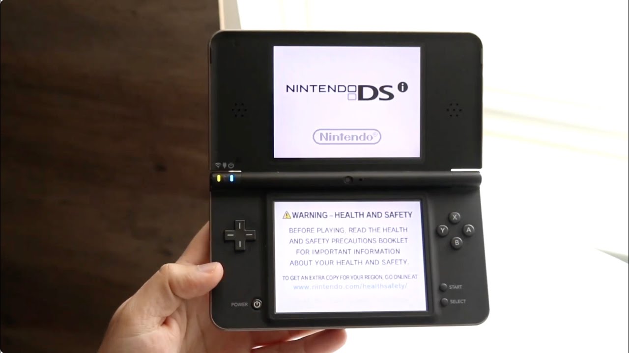 Nintendo DSi XL In 2025! (Still Worth Buying?) (Review)
