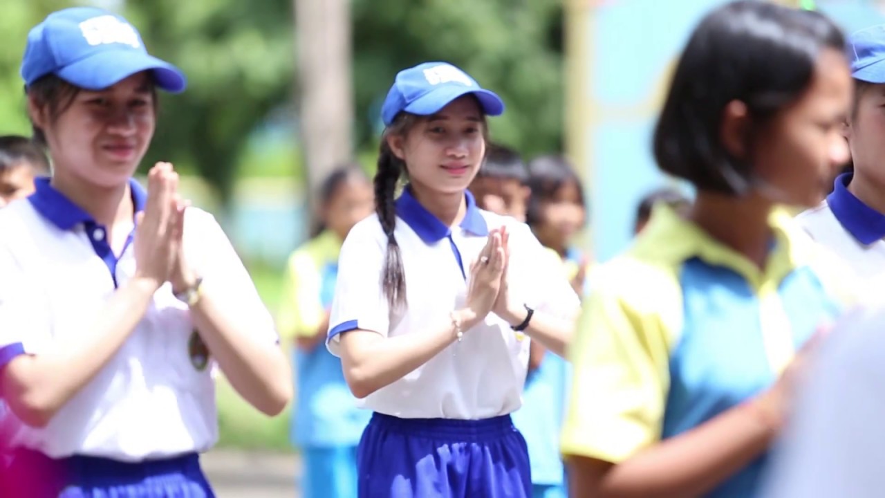 นักข่าวน้อยโรงเรียนบ้านหนองช้าง การส่งเสริมสุขภาพโดยการรำ “ กลองตุ้ม” คณะพยาบาลศาสตร์ มรภ.อุบลฯ
