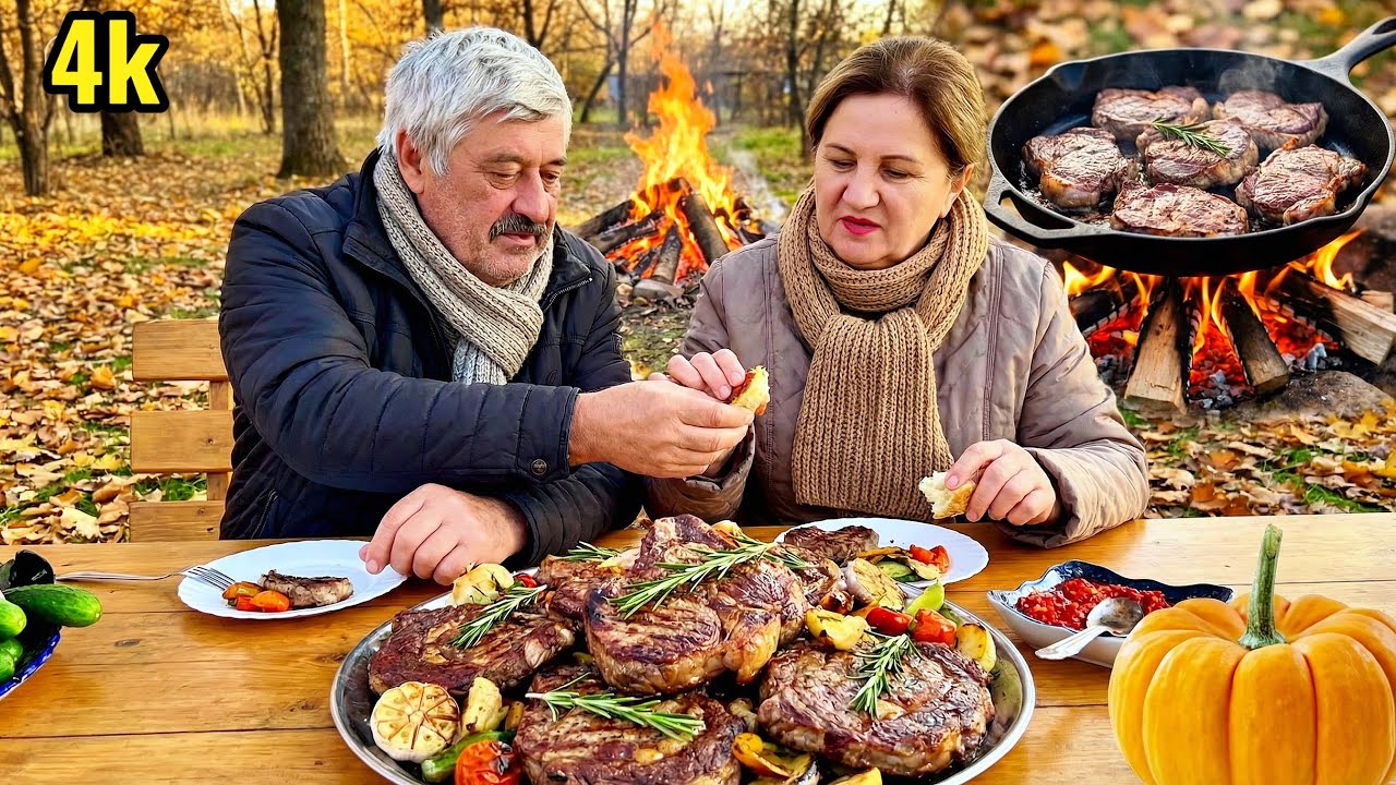 Готовим мясо на сковороде. Семейный ужин в беседке. Видео на моем родном языке.