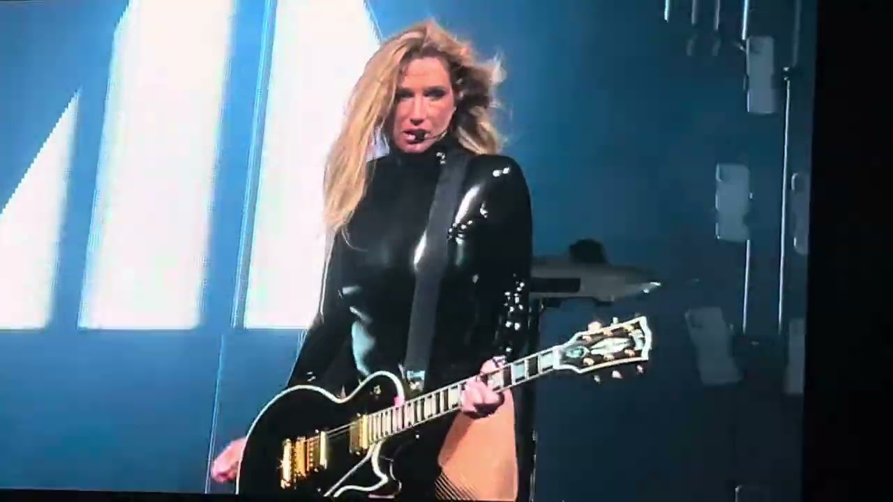 Kesha - TITS OUT TOUR - Tinley Park, IL - Blow 2025