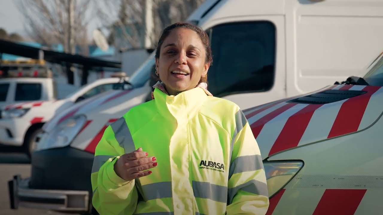 Nuestros trabajadores y trabajadoras | Yesica, asistencia vial.