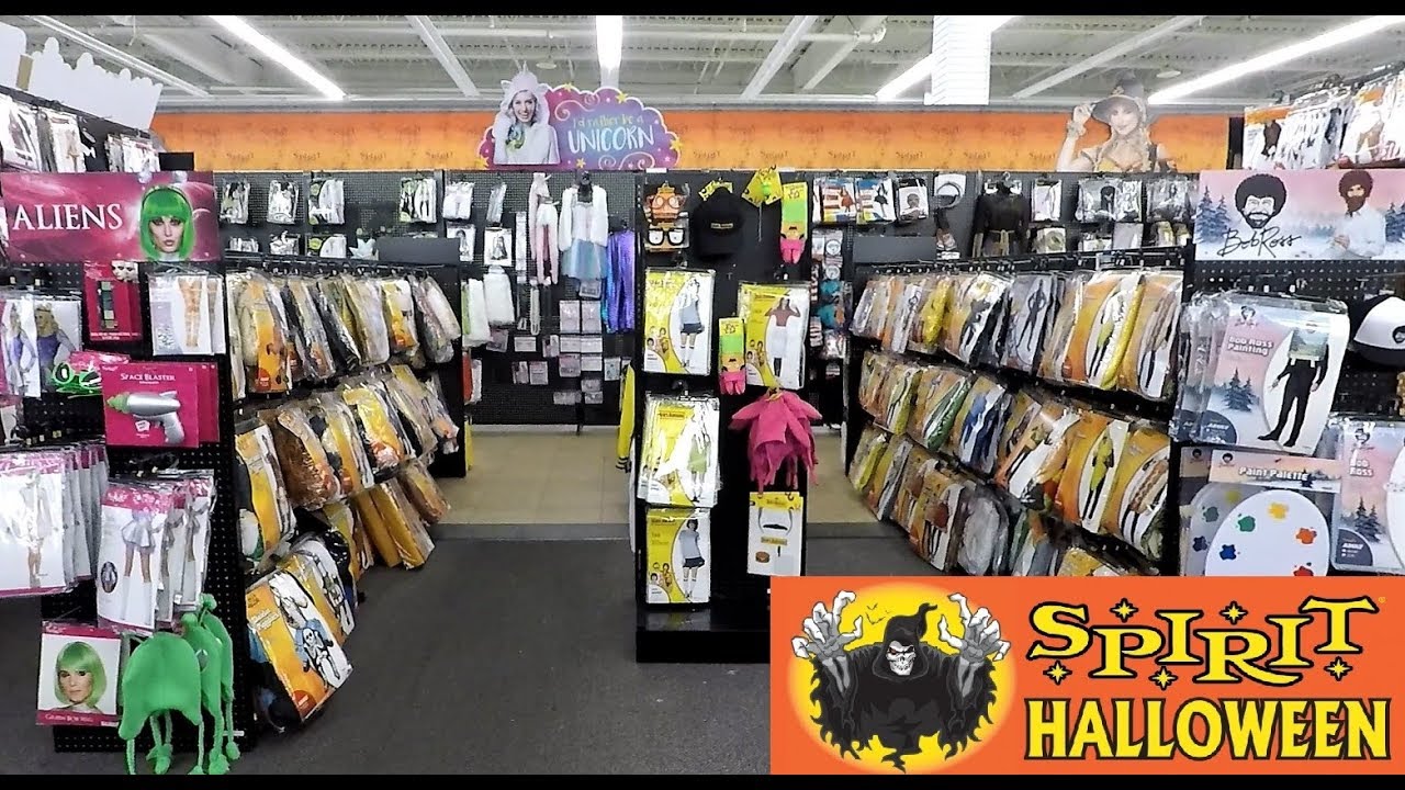 SPIRIT HALLOWEEN COSTUMES MASKS HALLOWEEN SHOPPING (STORE WALK THROUGH)