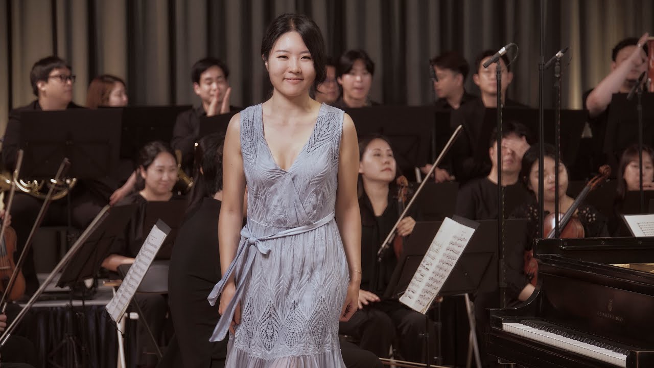 R. Schumann Piano Concerto in A minor, Op.54 - Chloe Mun 문지영