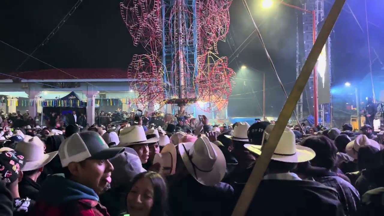 Buitres de culiacan en la fiesta turicuaro