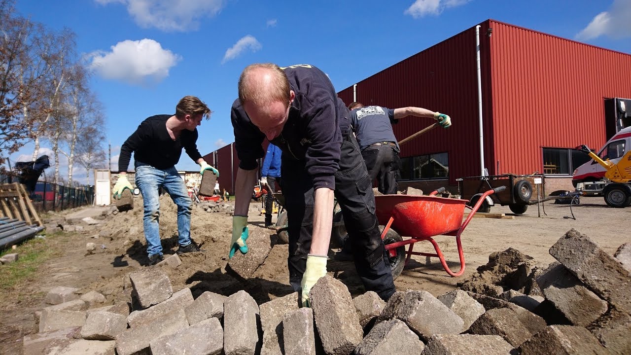 Corsogroep 6Kamp zet alle zeilen bij voor heropbouw terrein
