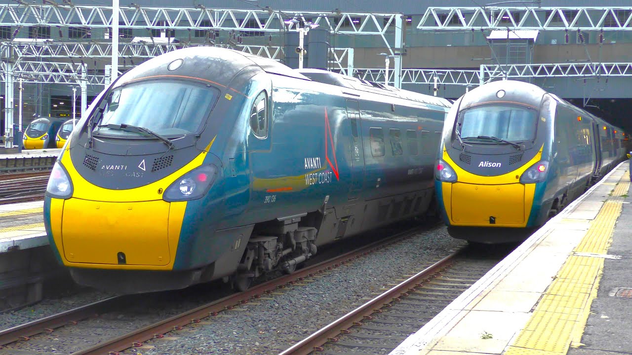 Trains at London Euston - Morning Rush Hour 17/08/23