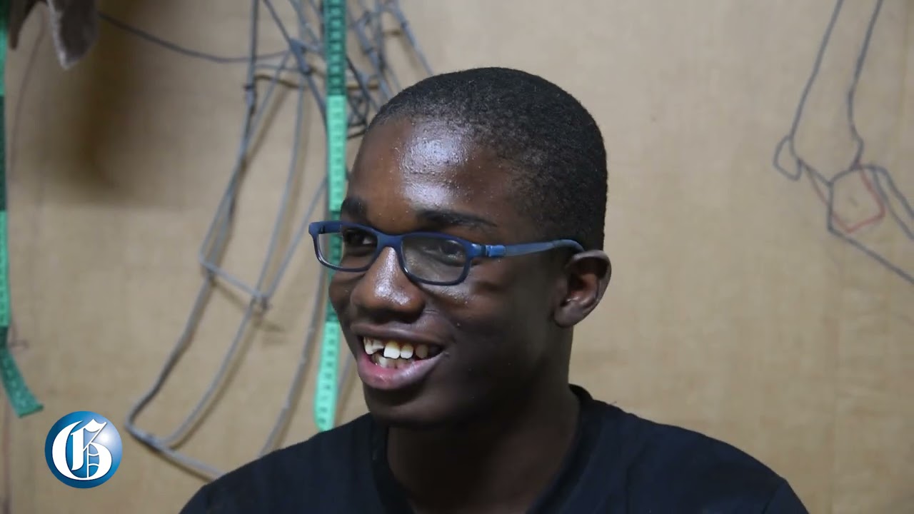 Young portrait artist fights to improve eyesight