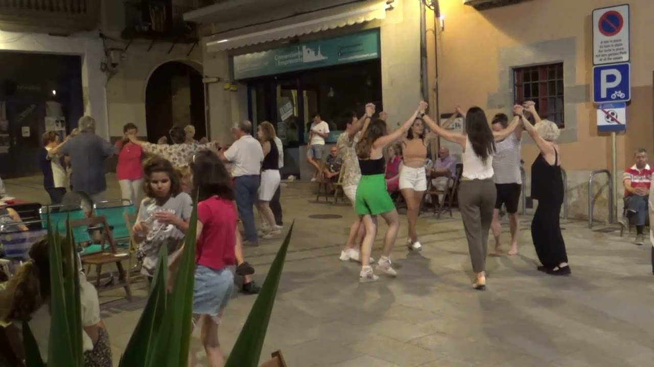 Sardana Besalú festiu, de Ricard Viladesau