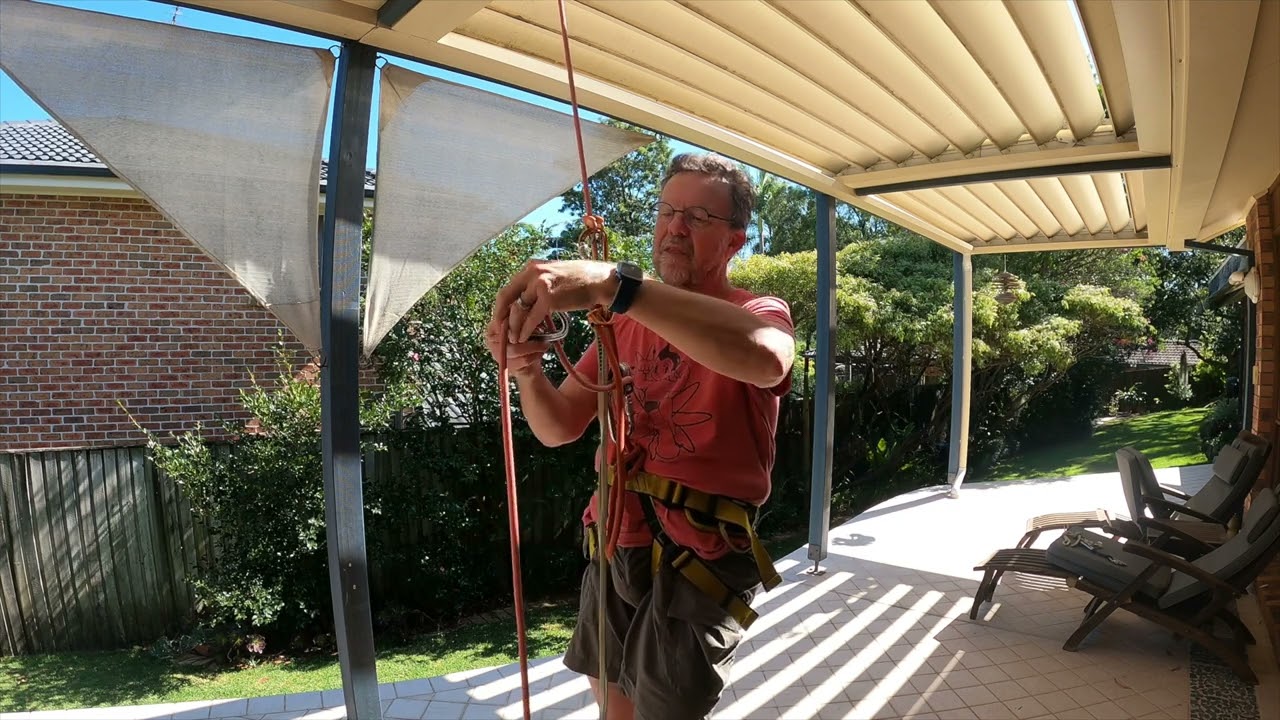 Ascending ropes efficiently with a microtraxion