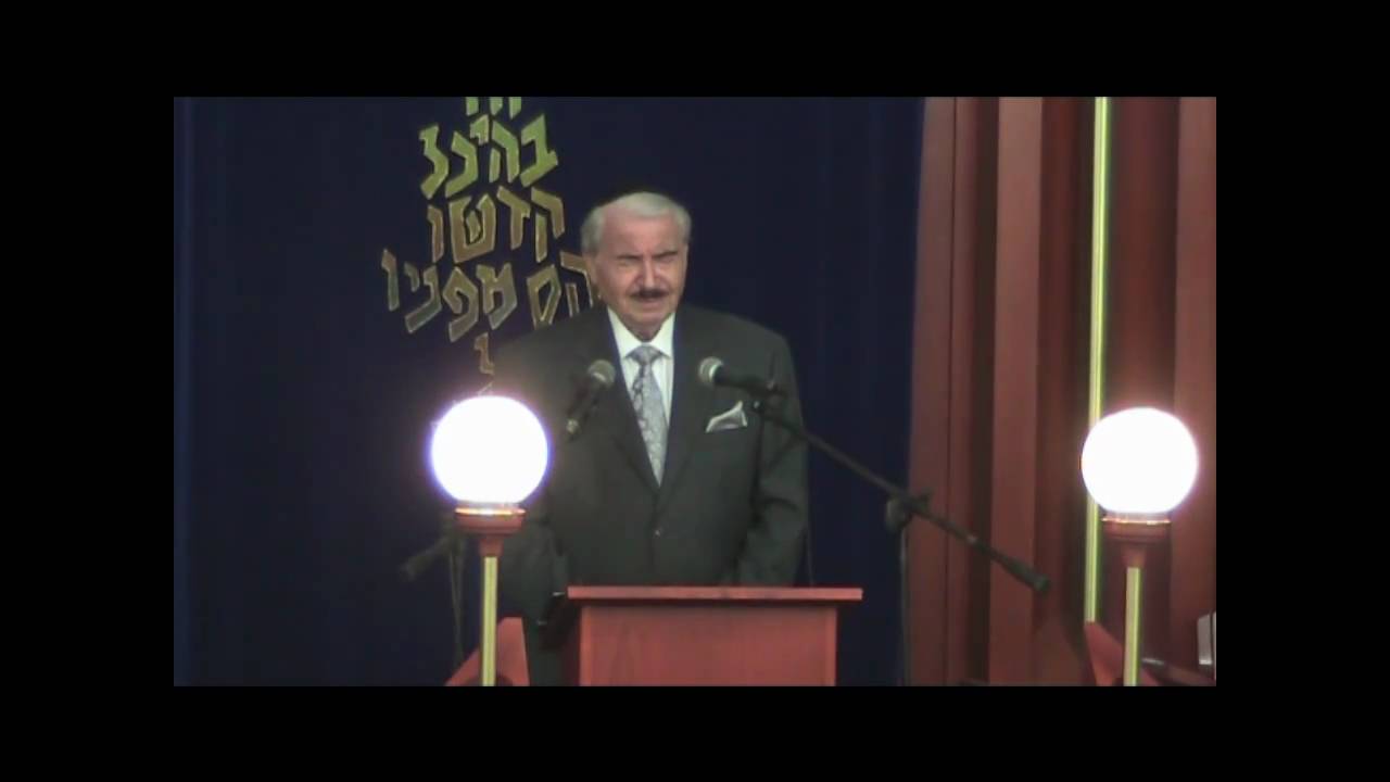 Cantor Moshe Stern Sings Ribono Shel Olam.